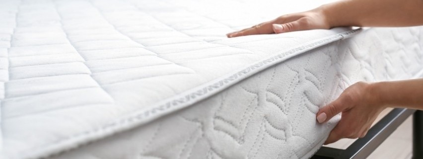 Materac i stelaż - które pasują do siebie?