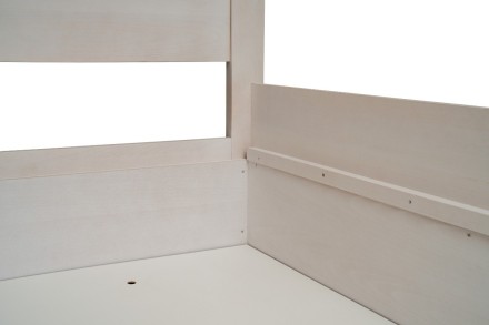 Łóżko Matera przyciąga uwagę swoim kształtem i prostym, nowoczesnym designem.