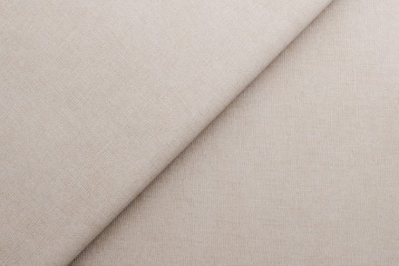 Wezgłowie łóżka Boston wyróżnia się nowoczesnymi przeszyciami, które nadają łóżku charakter