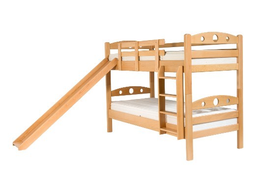 Wysokiej jakości drewniane łóżko piętrowe Tarragona wykonane jest z drewna bukowego.