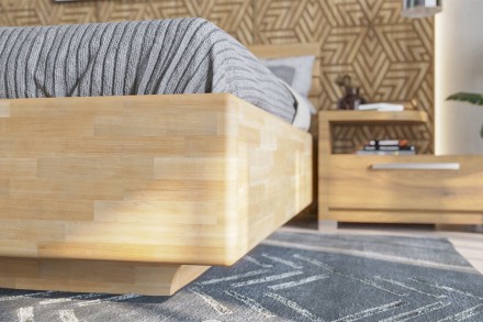 Łóżko wygląda tak, jakby za chwilkę miało unieść się w powietrzu.