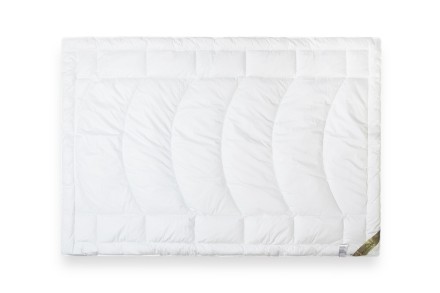 Zestaw Klinmam Home Outlast Aerelle® wyróżnia się przede wszystkim doskonałymi właściwościami termoregulacyjnymi, dzięki rewolucyjnemu materiałowi Outlast®, który pozwala utrzymać stabilną i optymalną temperaturę w łóżku przez całą noc.