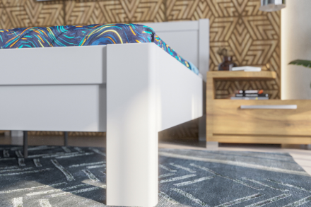 Solidne wykonane masywne łóżko Sion H3 stanie się godną ozdobą Twojej sypialni, wprowadzając do niej przytulność i komfort.