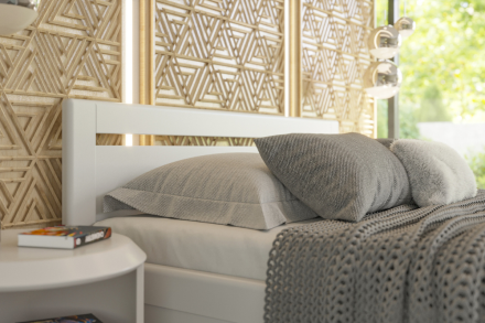 Venta to łóżko z litego drewna dla wysokiej jakości snu przez długie lata.