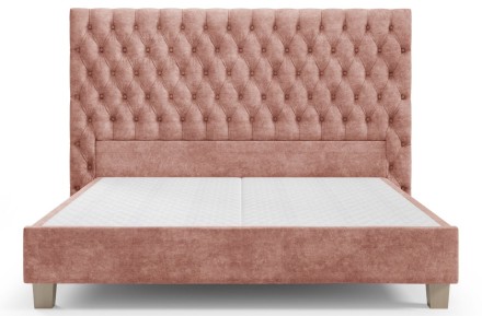 Eleganckie, tapicerowane łóżko boxspring Grand zapewni Ci naprawdę luksusowy odpoczynek. Podstawa łóżka została skonstruowana w systemie boxspring, a w przeciwieństwie do standardowych modeli wzbogacono ją o solidne bukowe lamele pełniące rolę stelaża pod materac. Możesz wybierać spośród kilku tkanin i rozmiarów, dzięki czemu dobierzesz wariant idealnie odpowiadający Twoim potrzebom.