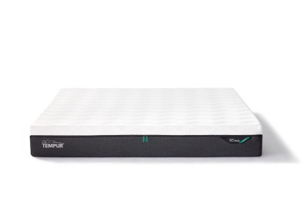 Kolekcja materacy TEMPUR® Medium sprawia wrażenie średnio twardego materaca, co zapewnia idealną równowagę między komfortem a  podparciem.