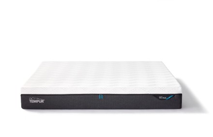 Kolekcja materacy TEMPUR® Soft jest przeznaczona dla tych, którzy preferują odczucie miękkiego materaca, ale jednocześnie wymagają wystarczającego i  pewnego podparcia.