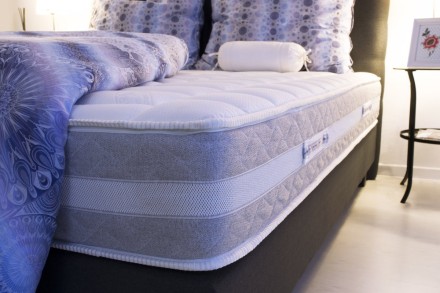 Dwa poziomy twardości - H3, H4 | Materac piankowy | Wysokość 26 cm | Nośność 150 kg | Gwarancja 10 lat