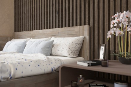 Jednoosobowe łóżko Amien cieszy się dużą popularnością; będzie doskonale pasować zarówno do pokoiku dziecięcego jak i do sypialni. Wspaniały zapach drewna wprowadzi do pomieszczenia cudowną atmosferę, idealną dla snu.