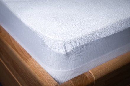 Aloe Vera 30 to ochraniacz na materac, który przedłuży jego żywotność, jednocześnie chroniąc go przed zabrudzeniami wynikającymi z codziennego używania.