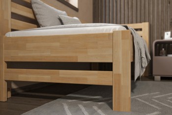 Chcesz stworzyć perfekcyjne wnętrze w skandynawskim stylu? Idealnie się do tego nadaje łóżko Stacy. Solidna produkcja czeska, oparta na projektach skandynawskich designerów.
