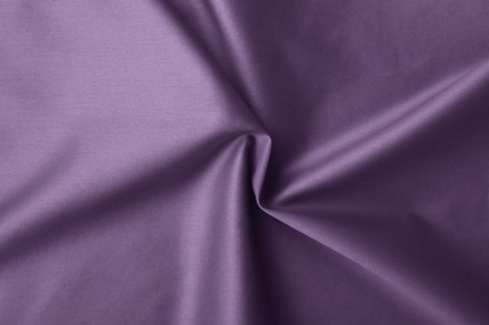 Jednokolorowa pościel premium marki Klinmam wykonana z najdelikatniejszej egipskiej czesanej bawełny o długich włóknach.