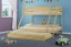 Theo to łóżko piętrowe przewidziane dla trojga dzieci; mebel łączy w sobie precyzyjne wykonanie oraz wysoki stopień funkcjonalności.