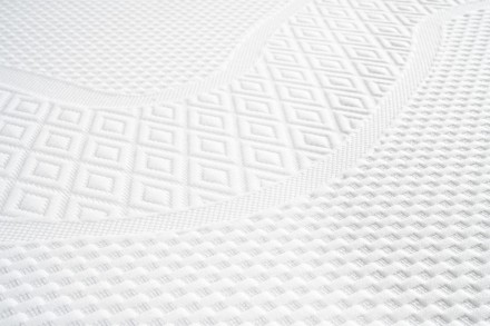 Materac Mlily Orchid z pianą pamięciową z infuzją żelu dla jakościowego snu.