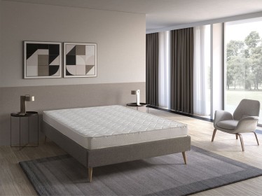 Materac z piany wysokoelastycznej z pianą pamięciową w pokrowcu