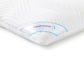 Poduszka TEMPUR® Comfort Soft została wykonana z zupełnie nowych materiałów TEMPUR®, które zapewniają o 20% większą redukcję nacisku niż kiedykolwiek wcześniej. W przypadku tej poduszki materiał został opracowany tak, aby połączyć niesamowitą miękkość i wygodę z niezbędnym i doskonałym podparciem kręgosłupa podczas snu.