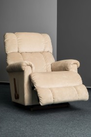 Regulowany fotel bujany w klasycznym stylu Pinnacle