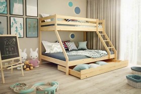 Theo to łóżko piętrowe przewidziane dla trojga dzieci; mebel łączy w sobie precyzyjne wykonanie oraz wysoki stopień funkcjonalności.